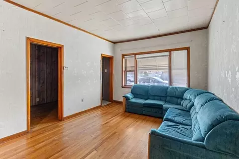 Living - 3047 S Broad St, Chicago, IL 60608 photo 1 of 3