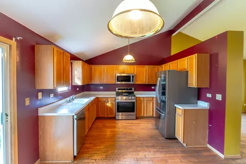 Kitchen - 5210 Pine Trails Cir, Plainfield, IL 60586 photo 1 of 2