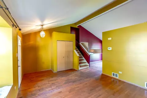 Living - 5210 Pine Trails Cir, Plainfield, IL 60586 photo 2 of 8