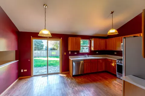 Living - 5210 Pine Trails Cir, Plainfield, IL 60586 photo 5 of 8
