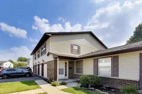 758 Moore Dr #758, Elk Grove Village, IL 60007