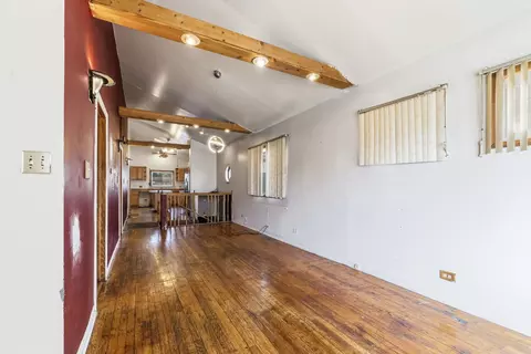 Living - 1008 W 115th St, Chicago, IL 60643 photo 1 of 3