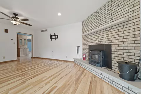 Living - 5794 E 107th Pl, Crown Point, IN 46307 photo 4 of 6