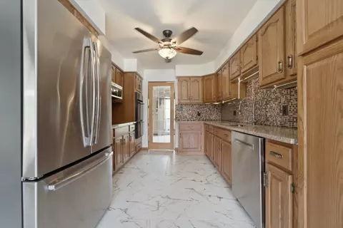 Kitchen - 5794 E 107th Pl, Crown Point, IN 46307 photo 2 of 3