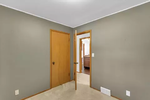 Bedroom - 1606 Normandy Dr, Champaign, IL 61821 photo 2 of 6