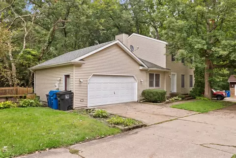 Exterior - 3526 39th St, Moline, IL 61265 photo 2 of 6