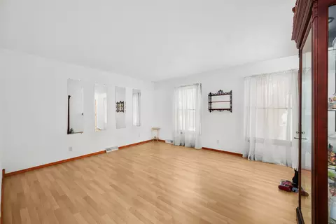Living - 3526 39th St, Moline, IL 61265 photo 4 of 5
