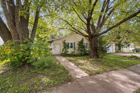 408 W Fulliam Ave, Muscatine, IA 52761