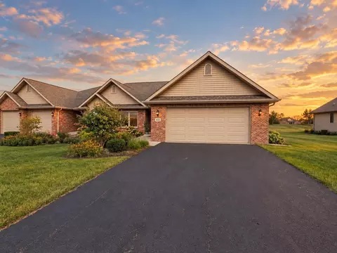 633 Harvest Dr, Byron, IL 61010