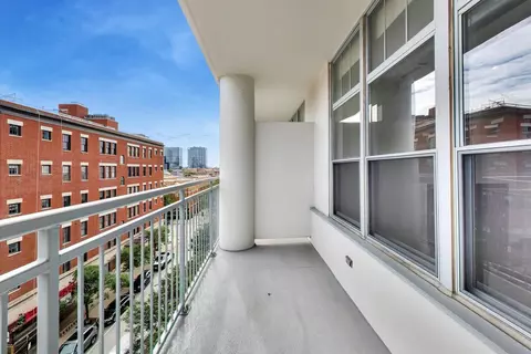 Exterior - 1200 W Monroe St #603, Chicago, IL 60607 photo 2 of 3