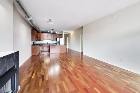Living - 1200 W Monroe St #603, Chicago, IL 60607 photo 4 of 4