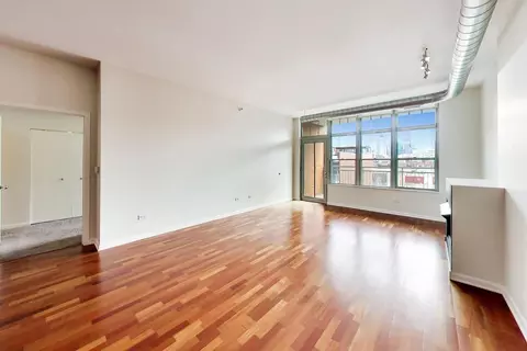 Living - 1200 W Monroe St #603, Chicago, IL 60607 photo 2 of 4