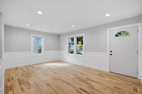 Living - 1309 Howard Ave, Berkeley, IL 60163 photo 2 of 4
