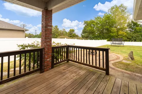 Exterior - 1505 Dew Drop Dr, Marion, IL 62959 photo 4 of 7