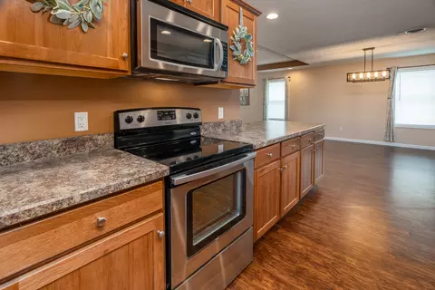 Kitchen - 1505 Dew Drop Dr, Marion, IL 62959 photo 3 of 4
