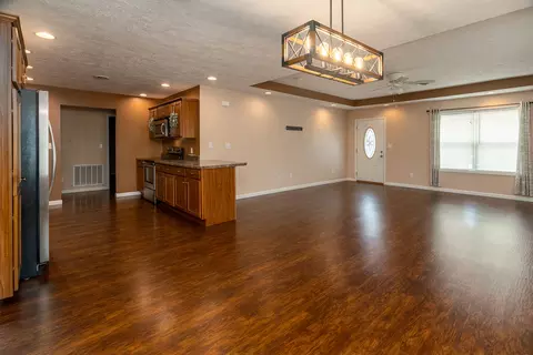 Living - 1505 Dew Drop Dr, Marion, IL 62959 photo 4 of 4