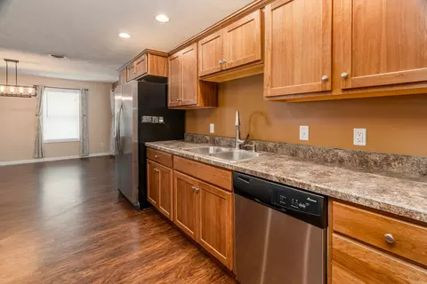 Kitchen - 1505 Dew Drop Dr, Marion, IL 62959 photo 4 of 4