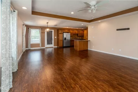 Living - 1505 Dew Drop Dr, Marion, IL 62959 photo 2 of 4
