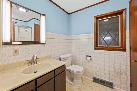 Bath - 416 4th St E, Milan, IL 61264 photo 1 of 2