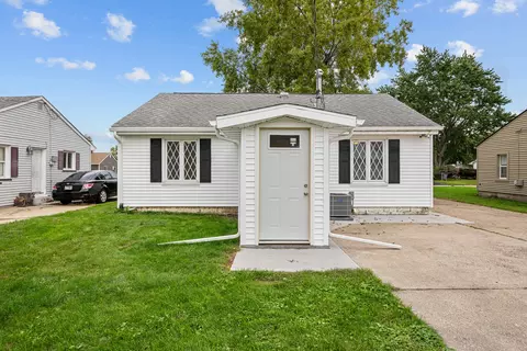 Exterior - 416 4th St E, Milan, IL 61264 photo 4 of 4