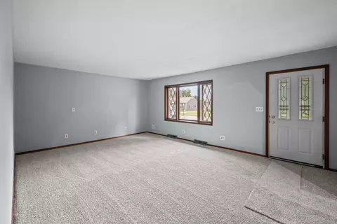 Living - 416 4th St E, Milan, IL 61264 photo 1 of 4