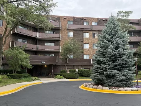 840 Wellington Ave #103, Elk Grove Village, IL 60007