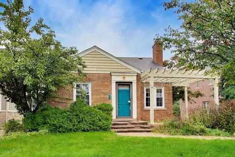 301 N Clinton Ave, Elmhurst, IL 60126