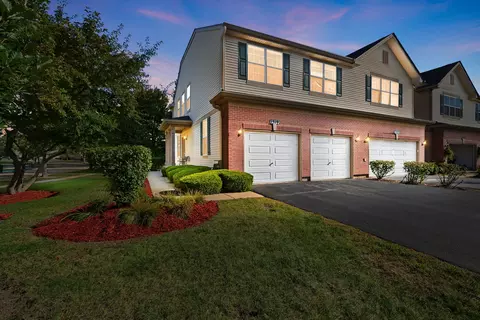 1319 W Crane View Ct, Round Lake, IL 60073