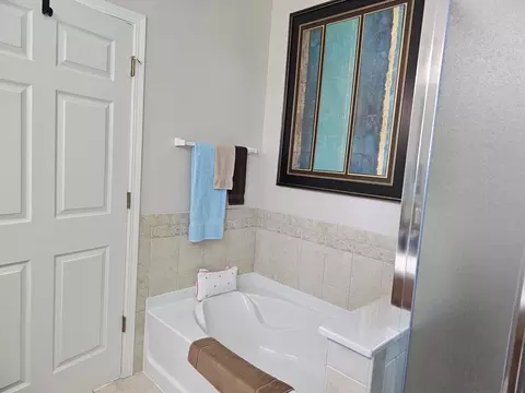 Bath - 2841 Normandy Cir, Naperville, IL 60564 photo 3 of 3