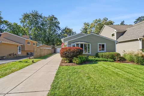 3 S530 Melcher Ave, Warrenville, IL 60555