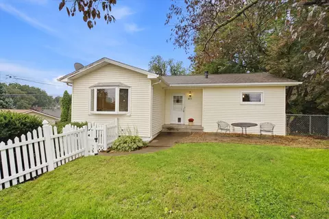 917 W Central Park Ave, Davenport, IA 52804