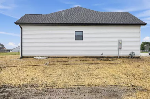 Exterior - 120 Lea Ln, Forsyth, IL 62535 photo 5 of 7