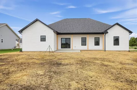 Exterior - 120 Lea Ln, Forsyth, IL 62535 photo 6 of 7