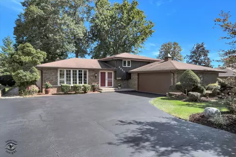 9953 S 82nd Ct, Palos Hills, IL 60465