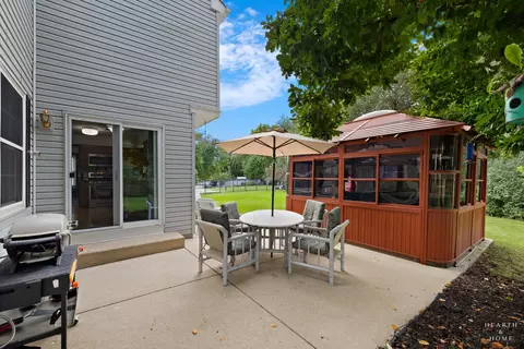Exterior - 930 Ridgewood Dr, Cary, IL 60013 photo 5 of 11