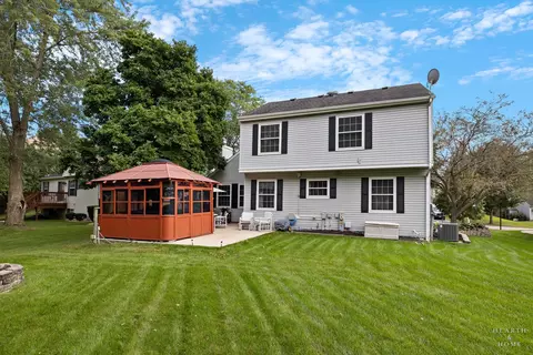 Exterior - 930 Ridgewood Dr, Cary, IL 60013 photo 10 of 11