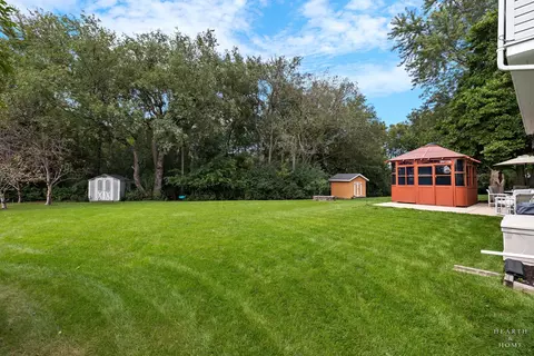Exterior - 930 Ridgewood Dr, Cary, IL 60013 photo 11 of 11