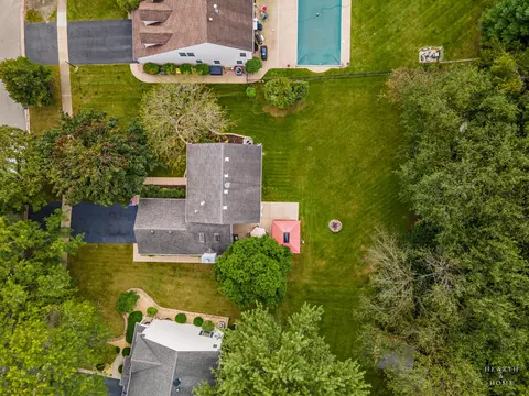 View/Area - 930 Ridgewood Dr, Cary, IL 60013 photo 2 of 6