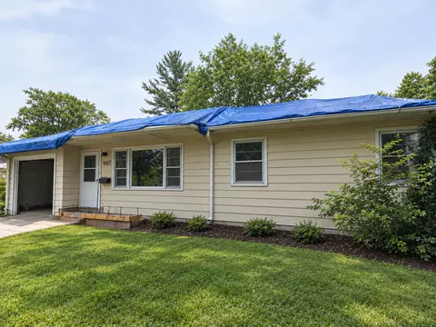 1057 Elmwood Ave, Deerfield, IL 60015