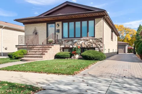4933 N Sayre Ave, Chicago, IL 60656