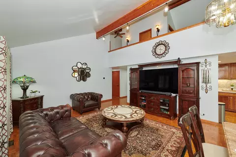 Living - 9041 Delphia Ave, Des Plaines, IL 60016 photo 4 of 8