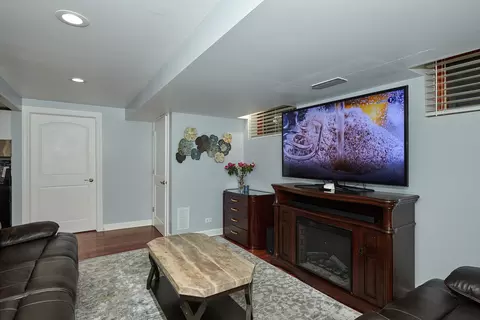 Living - 9041 Delphia Ave, Des Plaines, IL 60016 photo 7 of 8