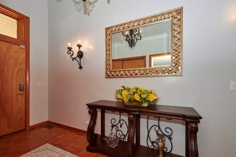 Entry Way - 9041 Delphia Ave, Des Plaines, IL 60016 photo 2 of 8