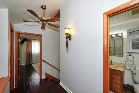 Entry Way - 9041 Delphia Ave, Des Plaines, IL 60016 photo 6 of 8