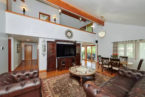 Living - 9041 Delphia Ave, Des Plaines, IL 60016 photo 3 of 8