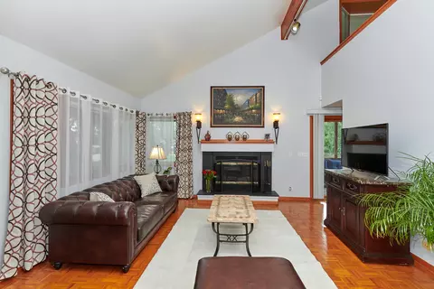 Living - 9041 Delphia Ave, Des Plaines, IL 60016 photo 1 of 8