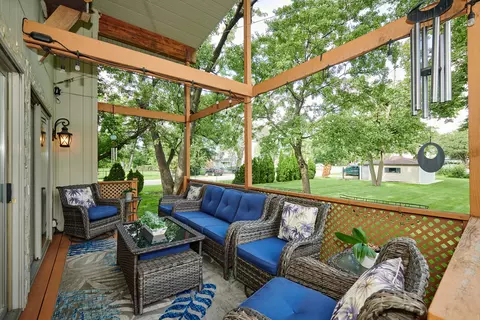 Exterior - 9041 Delphia Ave, Des Plaines, IL 60016 photo 4 of 5