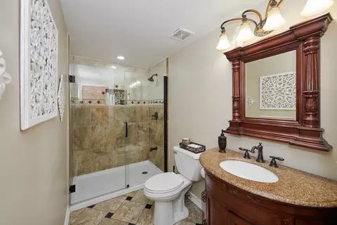 Bath - 9041 Delphia Ave, Des Plaines, IL 60016 photo 3 of 7
