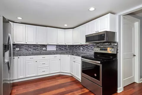Kitchen - 9041 Delphia Ave, Des Plaines, IL 60016 photo 5 of 6