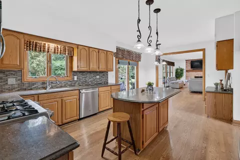 Kitchen - 450 Ford Ln, Bartlett, IL 60103 photo 3 of 4